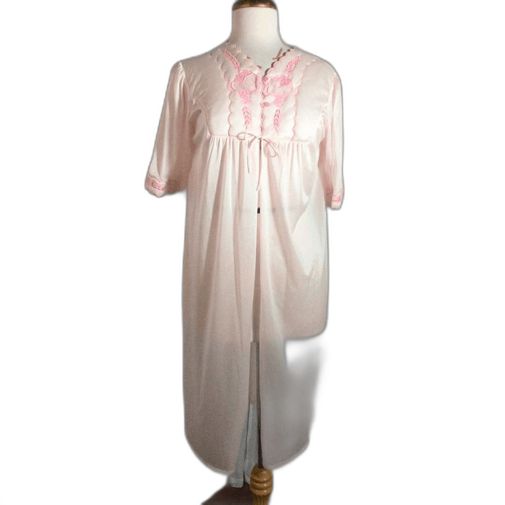 Classics Night Gown Size L Women’s Pajamas Vintage Soft Feminine Nightgown